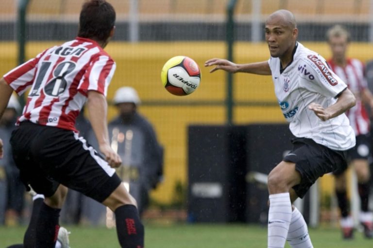 Estudiantes x Corinthians - Foto Reprodução do Twitter